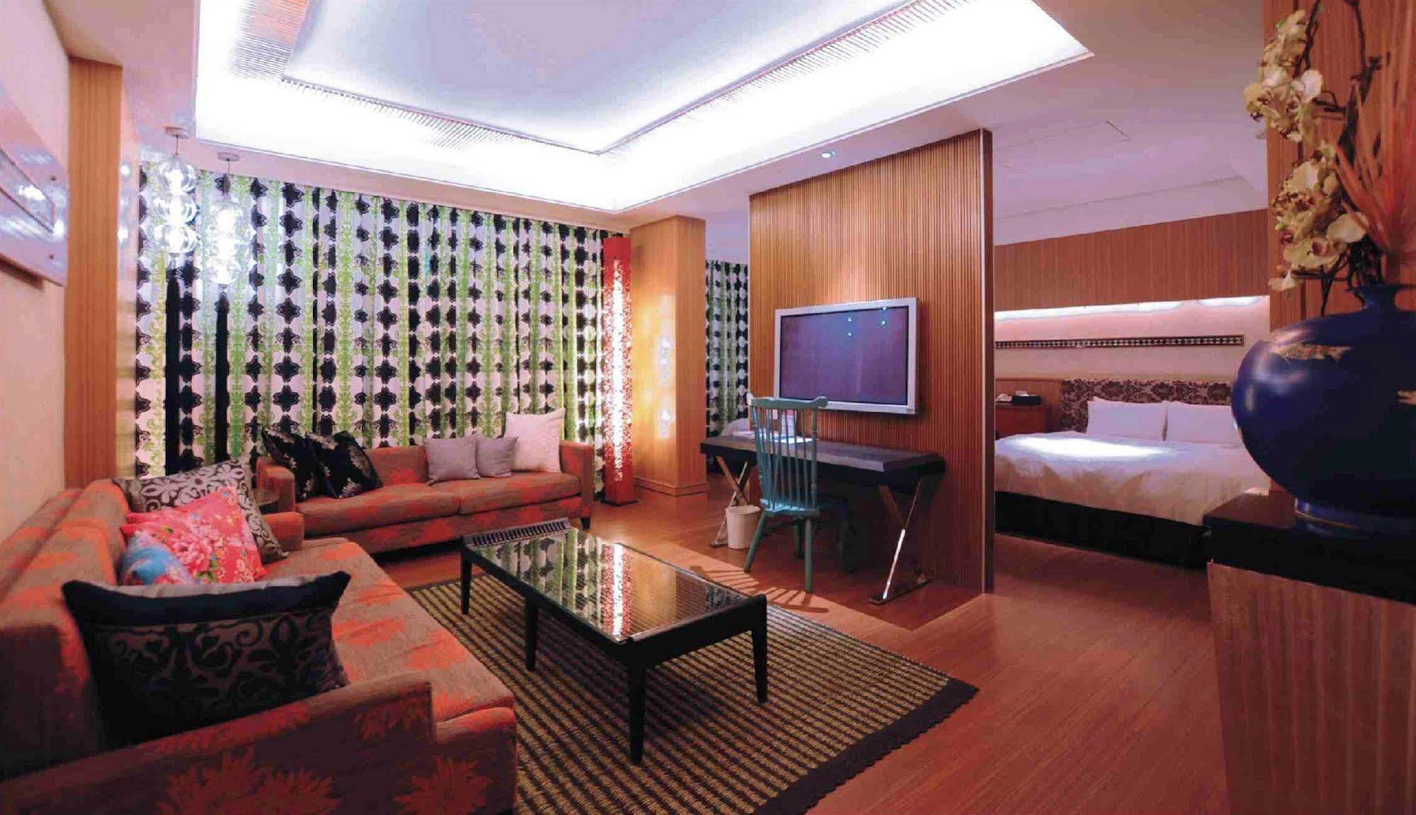 Li Hsin Motel Taichung Exterior photo