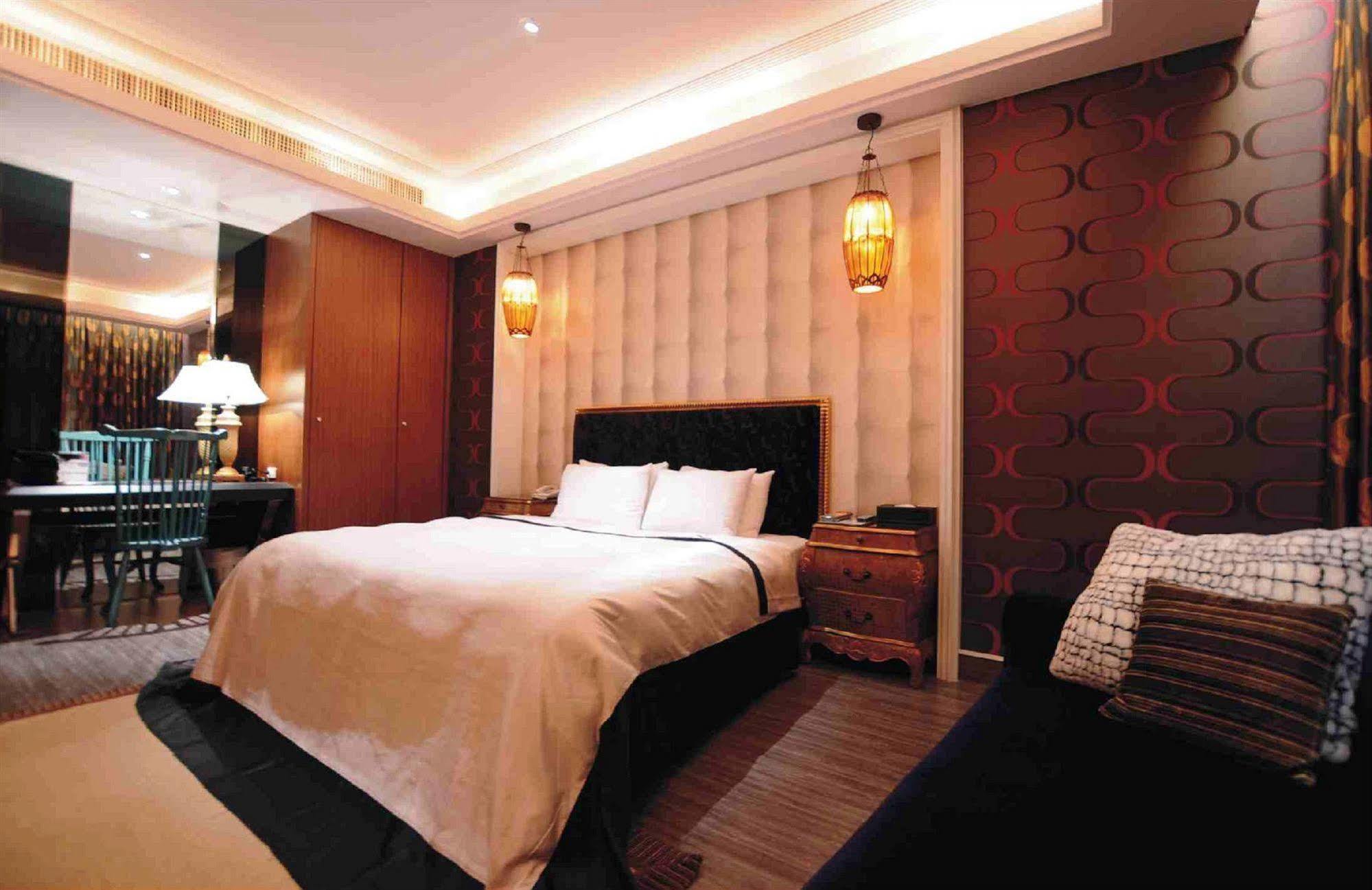 Li Hsin Motel Taichung Exterior photo