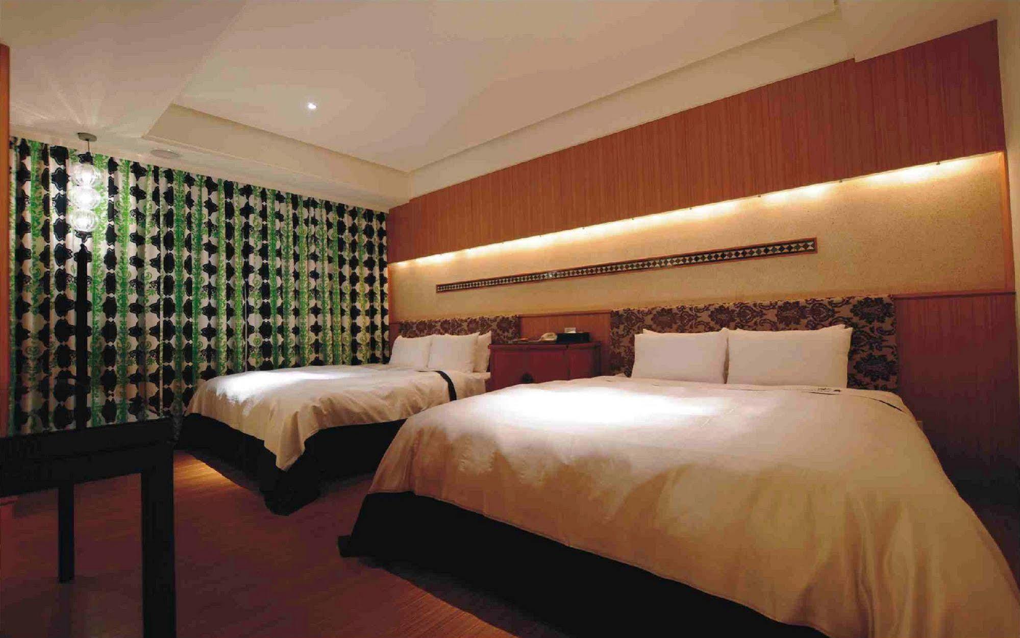 Li Hsin Motel Taichung Exterior photo
